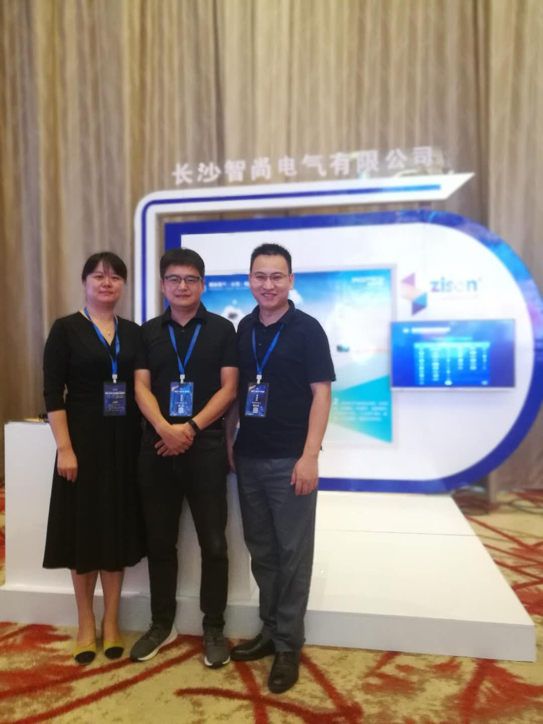 斷電傳感器,數(shù)據(jù)采集器,發(fā)電控制箱,控制器